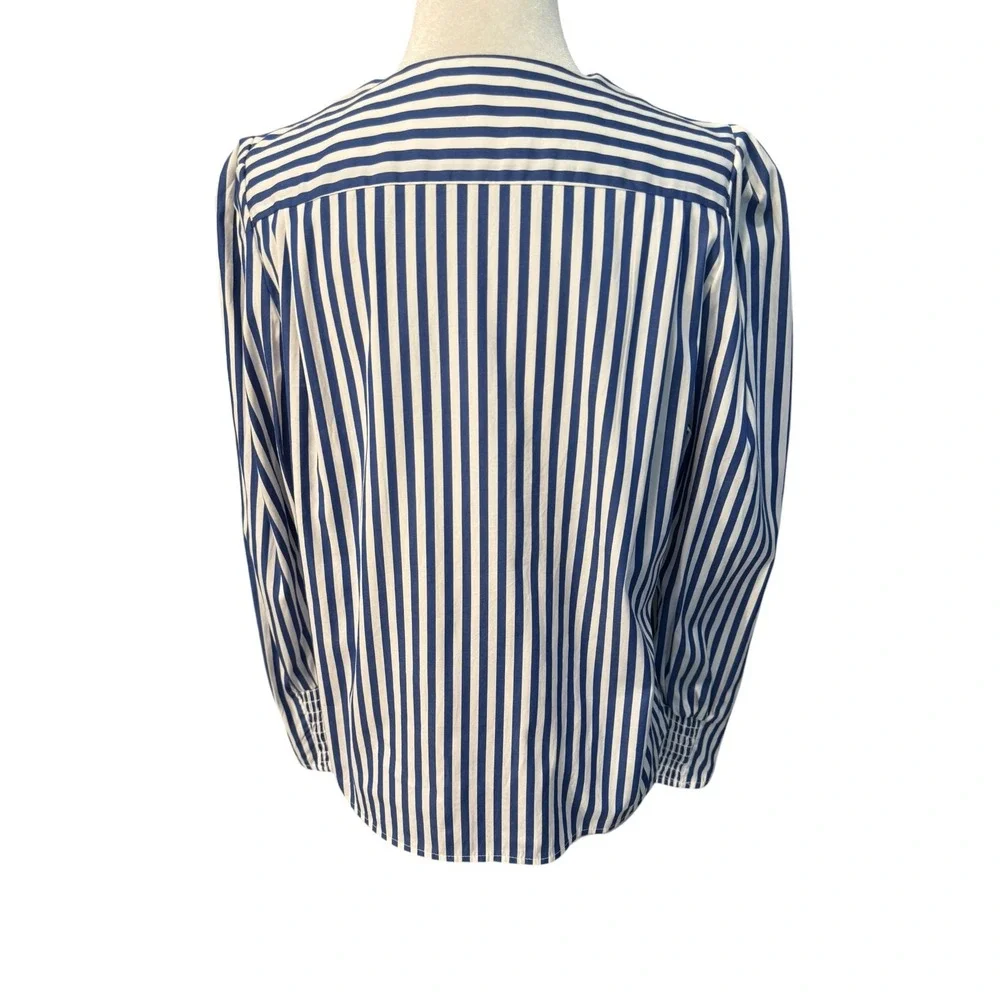 Madewell Stacked-Button V-Neck Shirt in Poplin French Blue White NZ420 Small